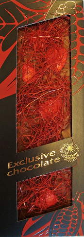 Hořká s chilli nitěmi a jahodami 120g